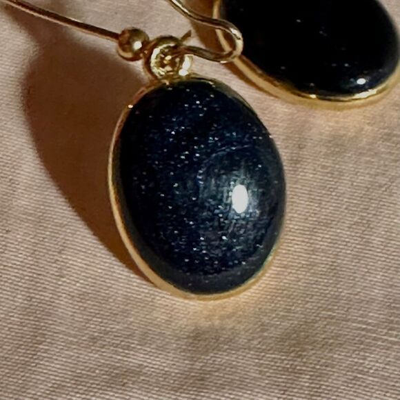 Gold tone blue/green drop earrings - Picture 8 of 8